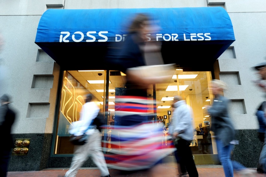 GP: Ross Store people passing